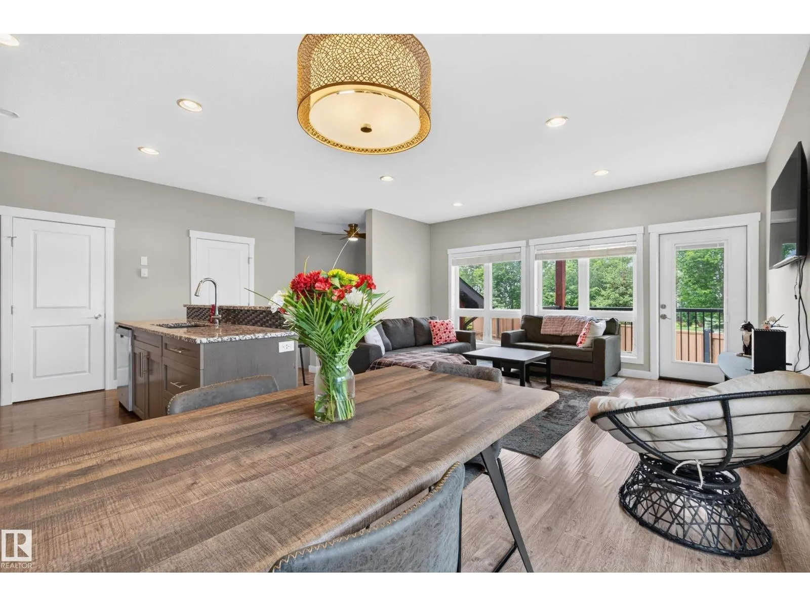 1602 GRAYBRIAR GR
