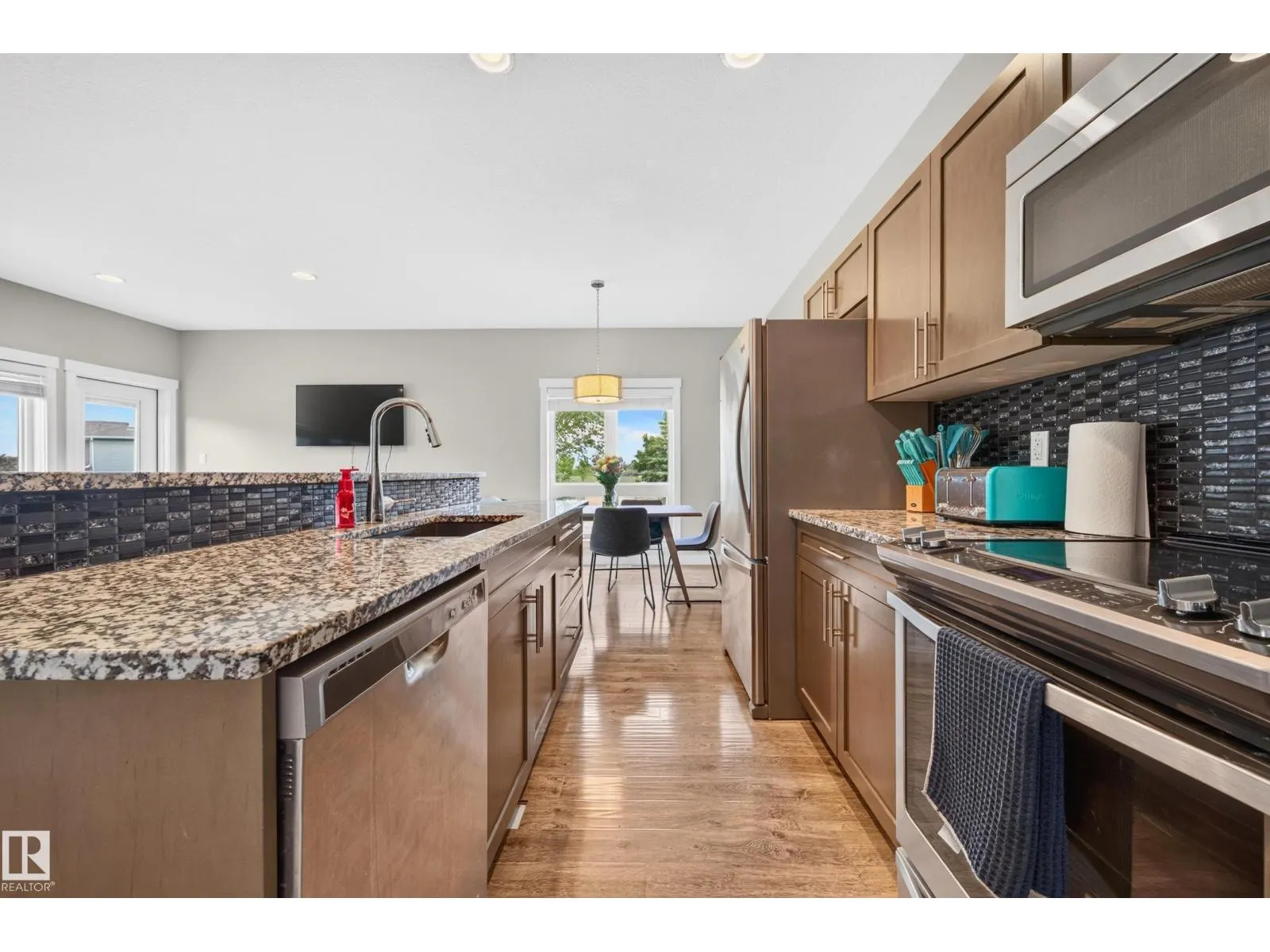 1602 GRAYBRIAR GR