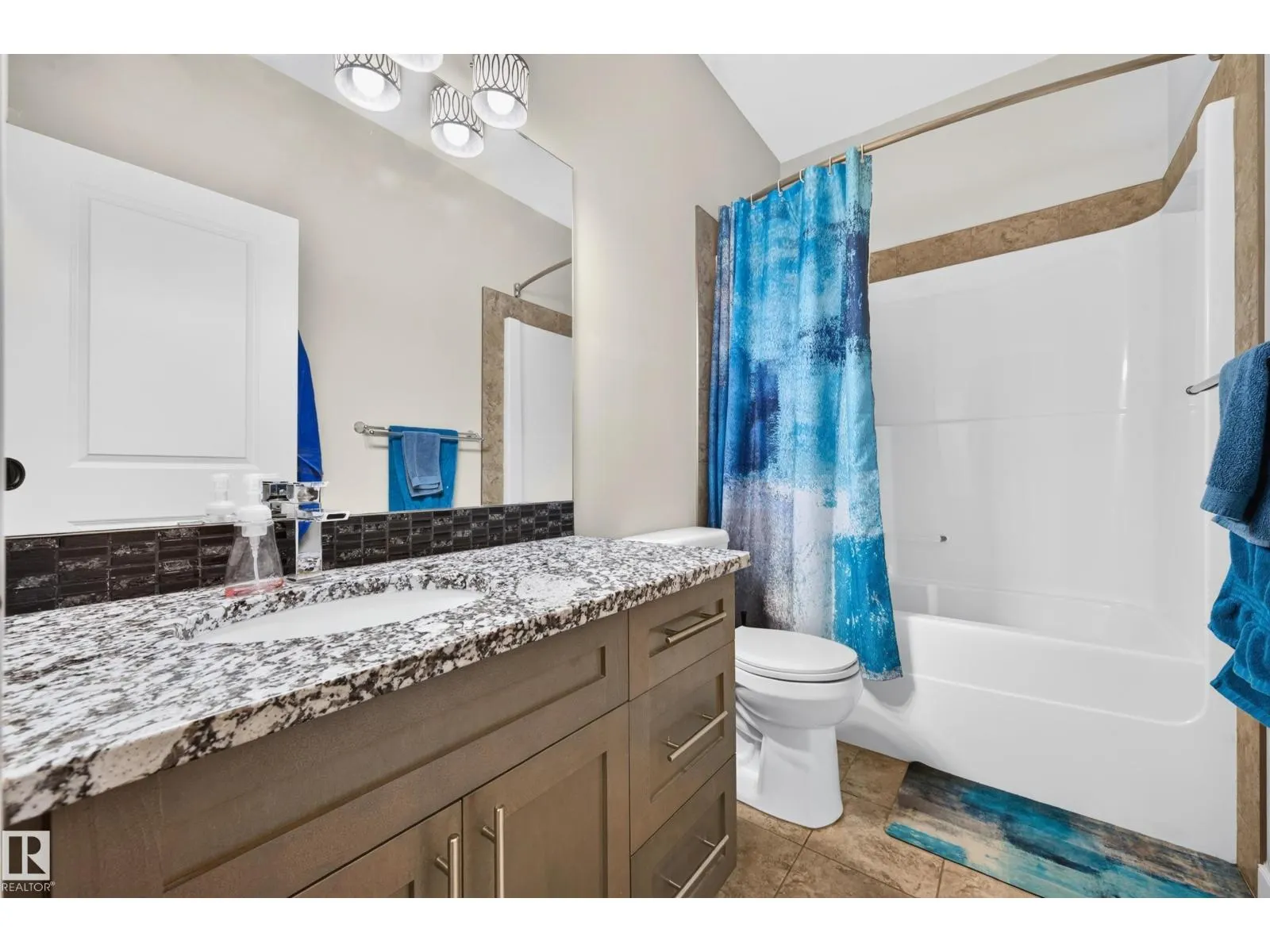 1602 GRAYBRIAR GR