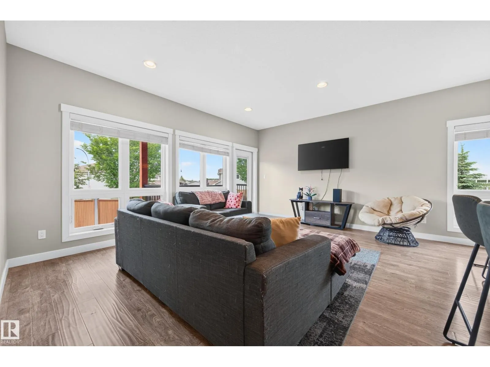 1602 GRAYBRIAR GR
