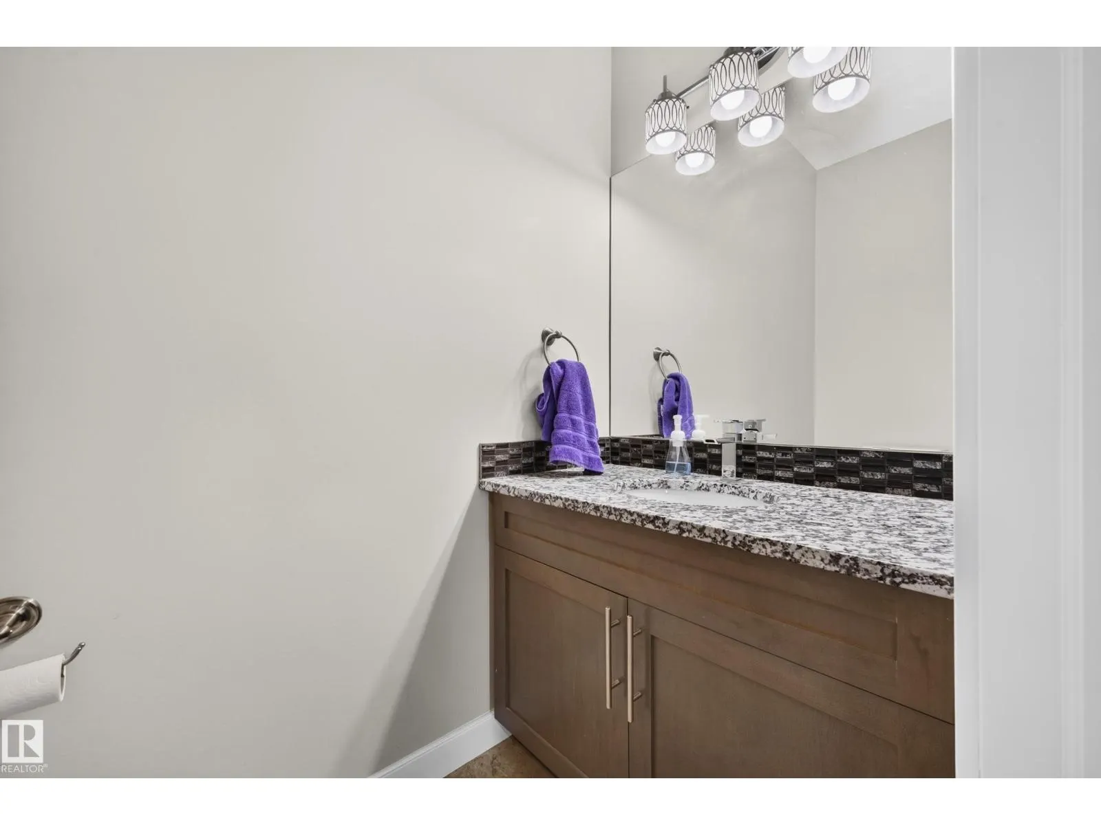 1602 GRAYBRIAR GR