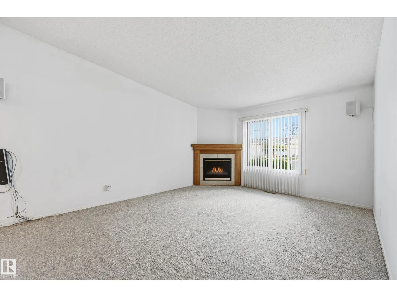 #19 10 GRANGE DR