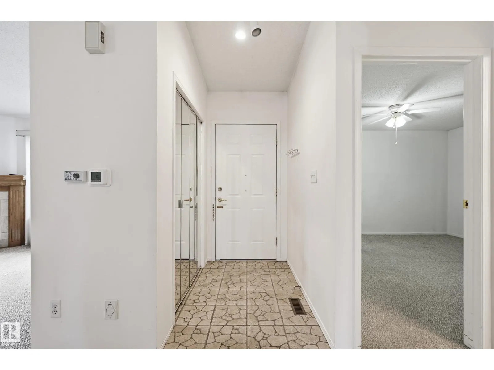#19 10 GRANGE DR