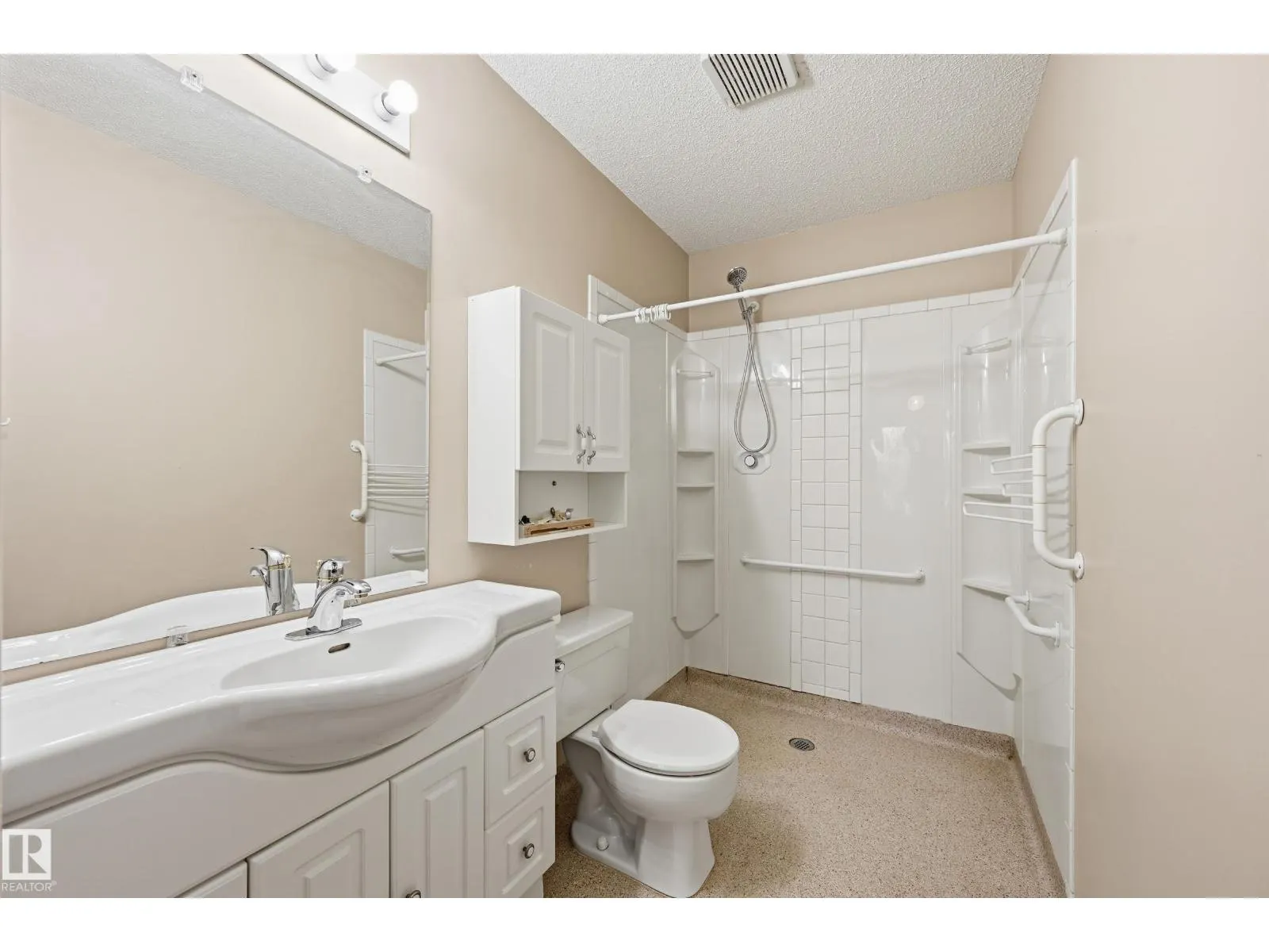 #19 10 GRANGE DR