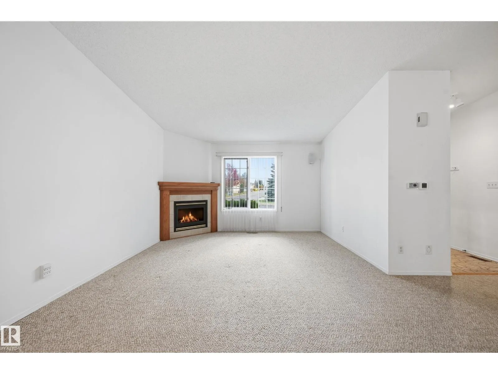 #19 10 GRANGE DR