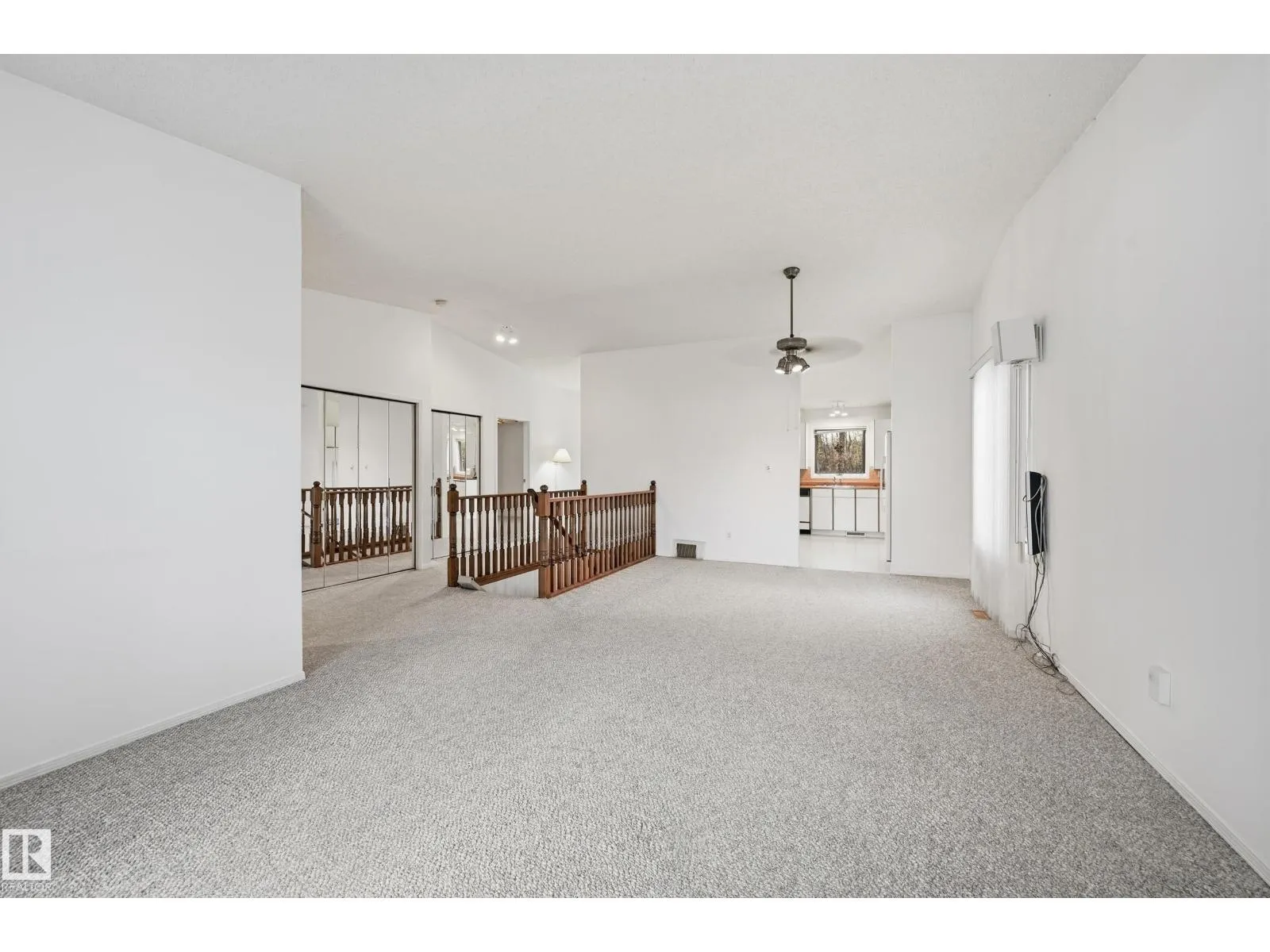 #19 10 GRANGE DR