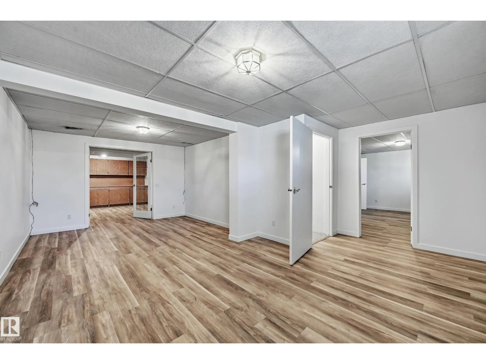 #19 10 GRANGE DR
