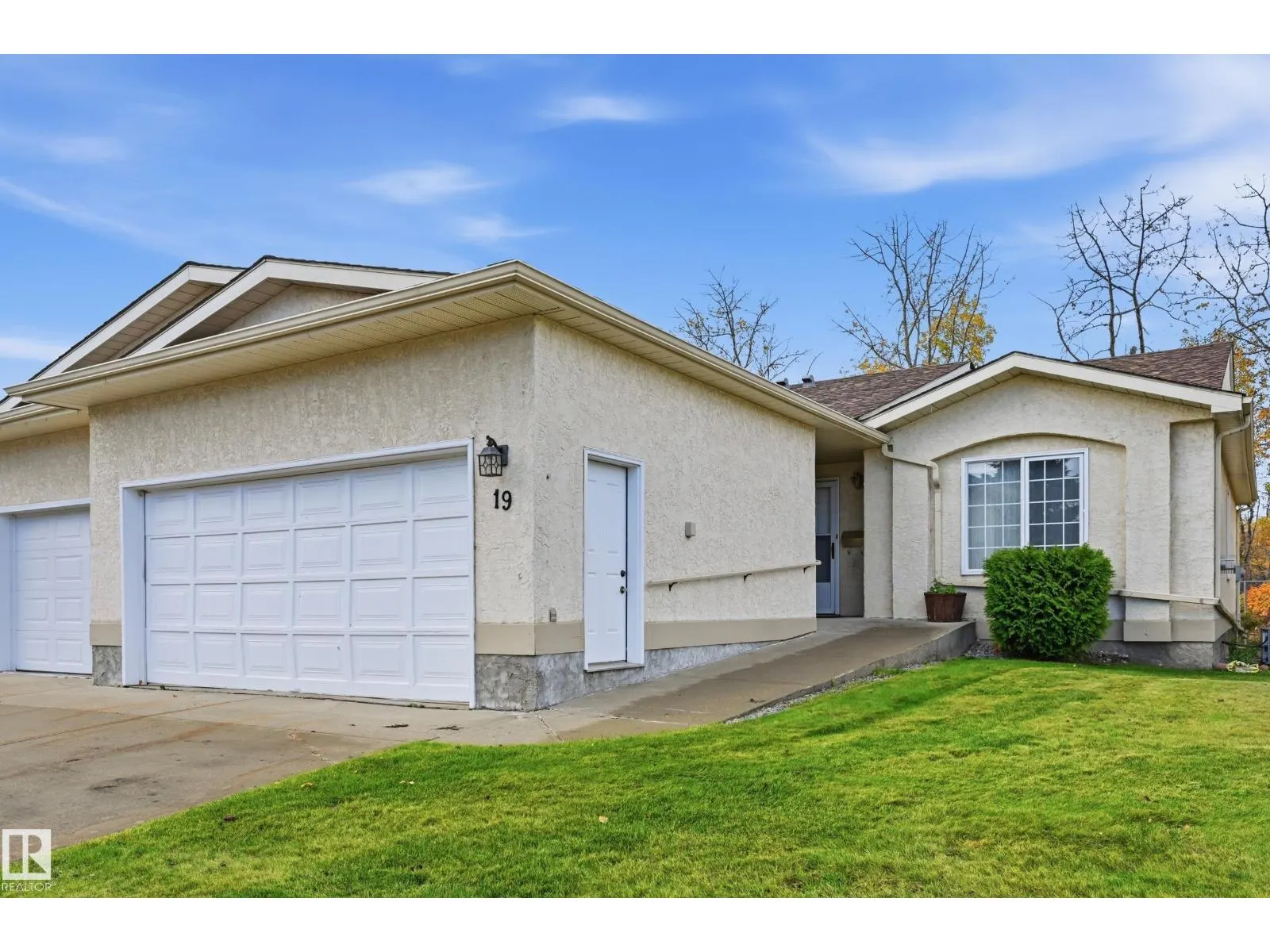 #19 10 GRANGE DR