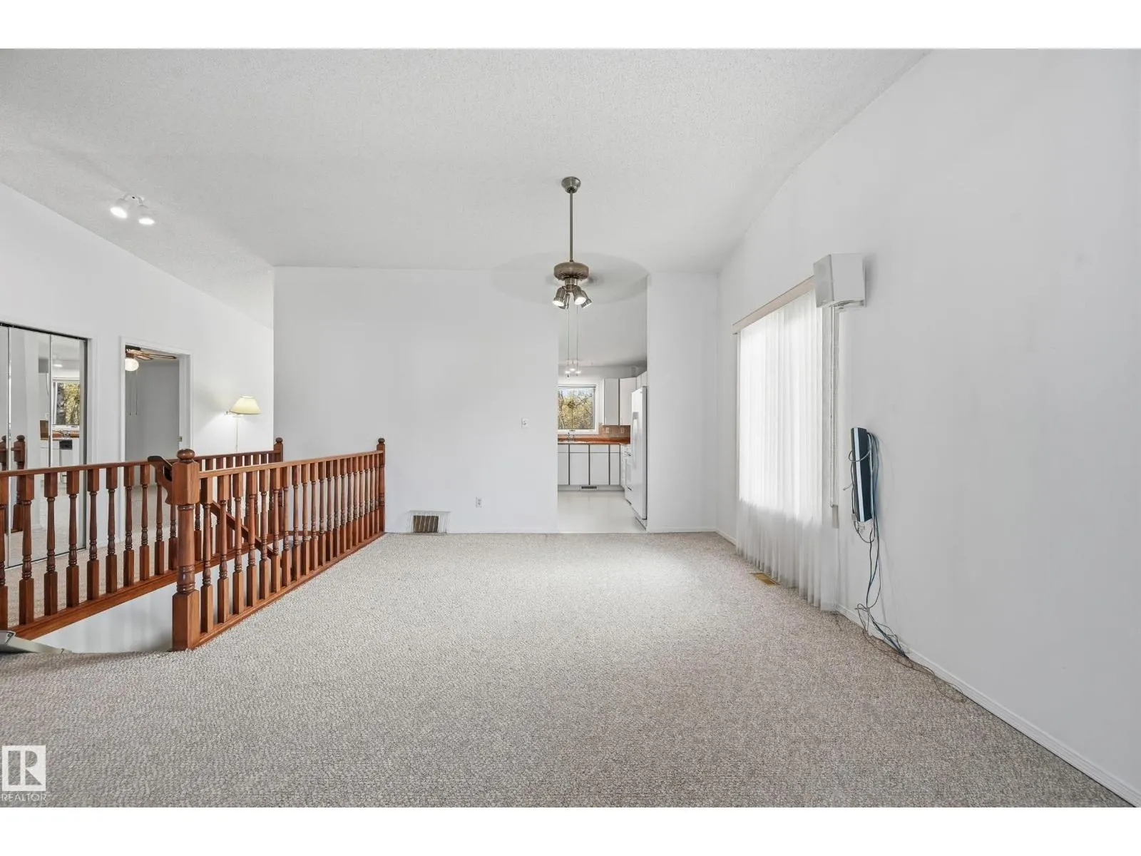 #19 10 GRANGE DR