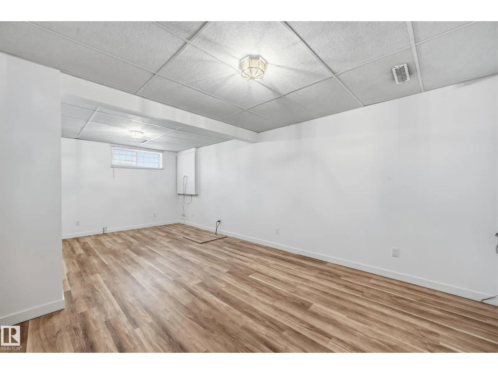 #19 10 GRANGE DR