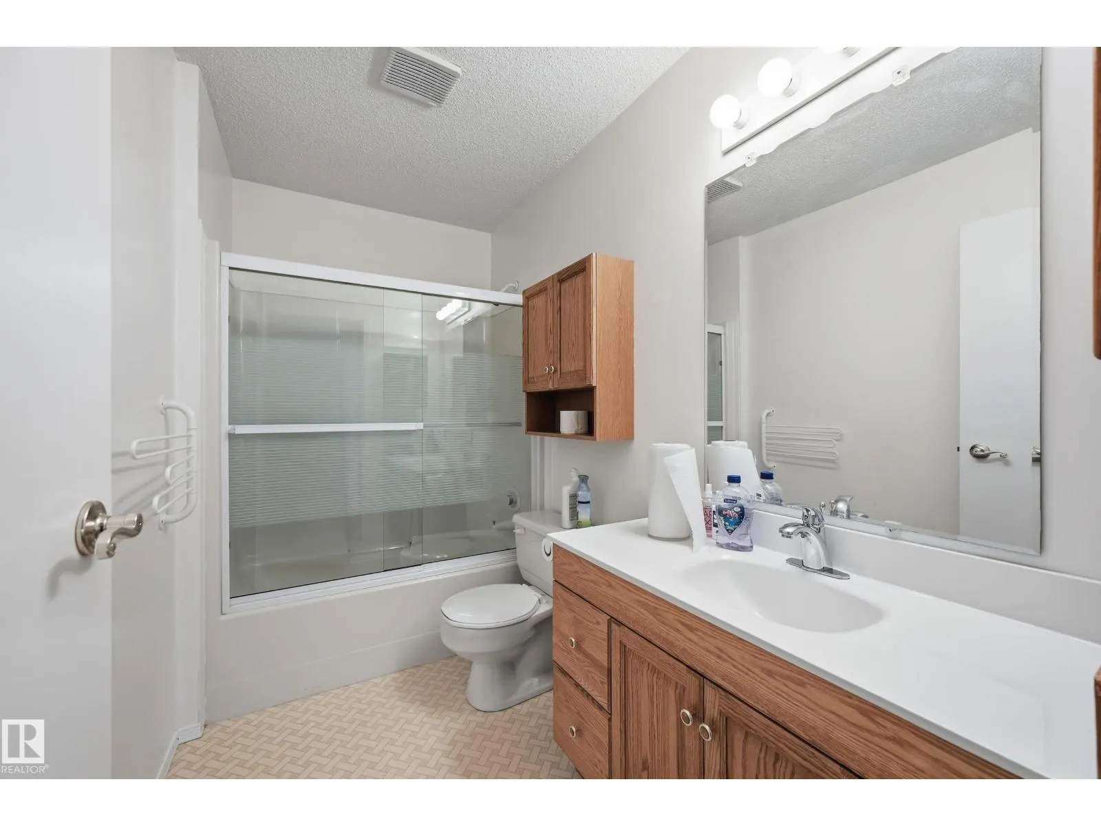 #19 10 GRANGE DR