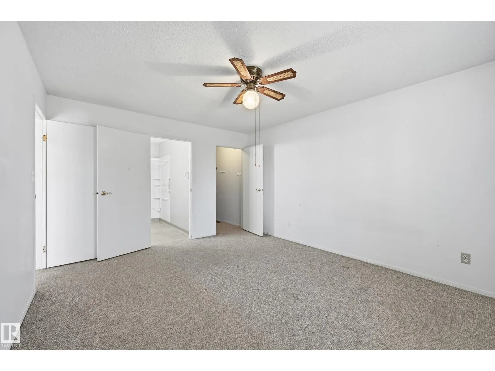 #19 10 GRANGE DR
