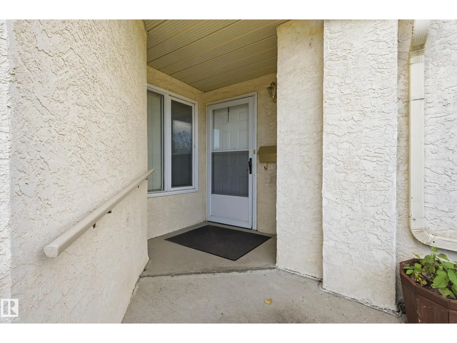 #19 10 GRANGE DR
