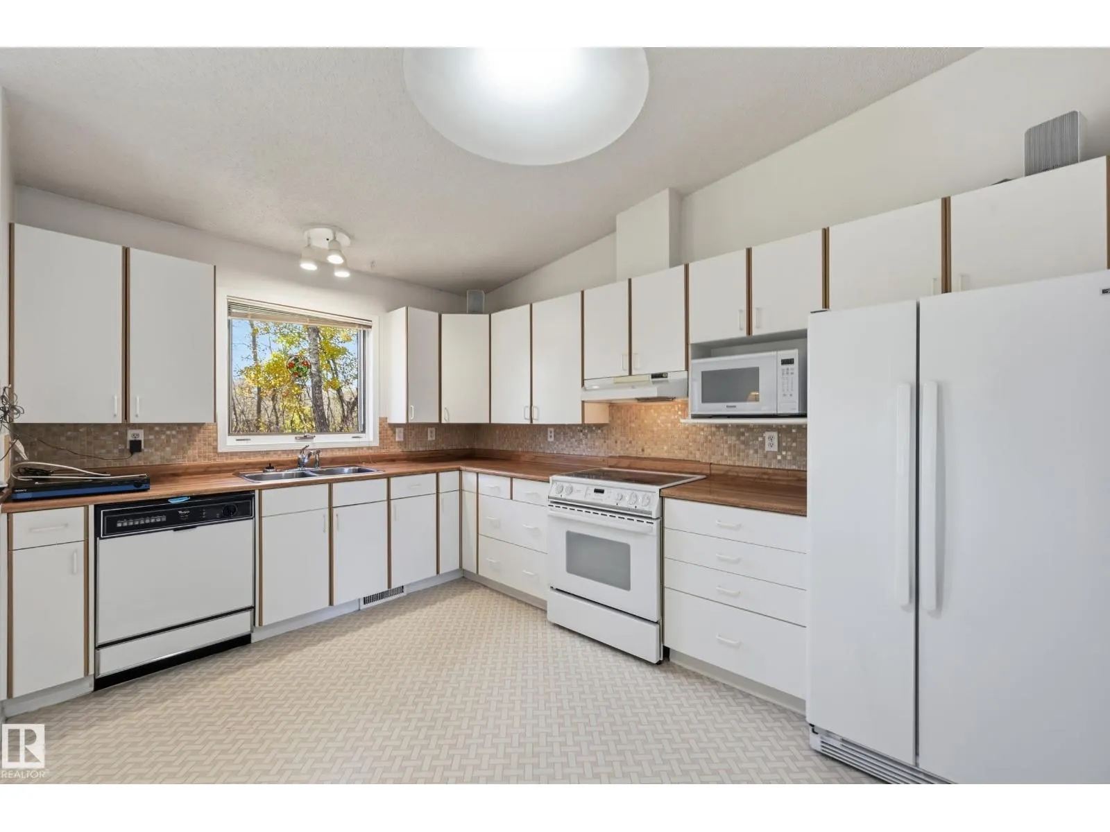#19 10 GRANGE DR