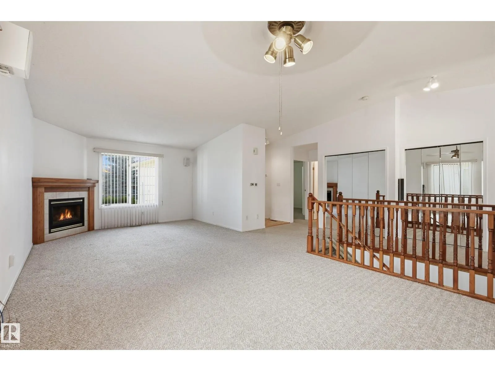 #19 10 GRANGE DR