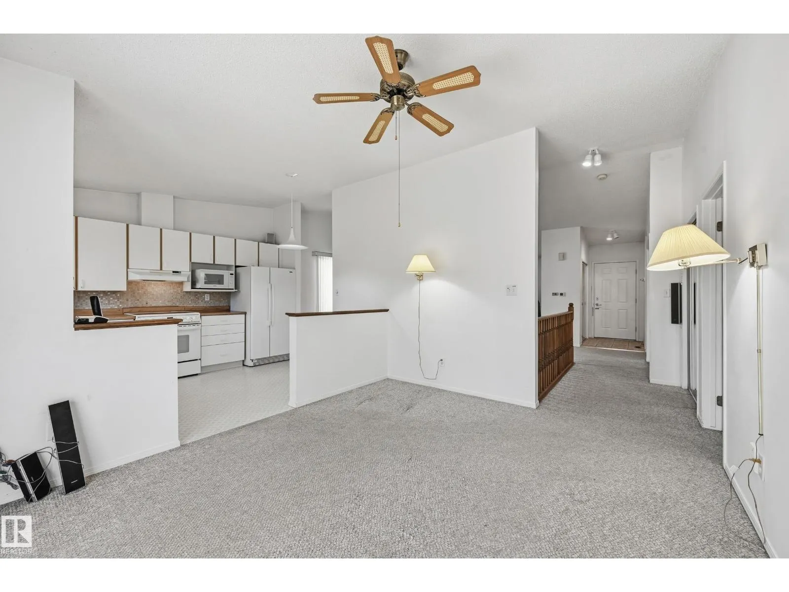 #19 10 GRANGE DR