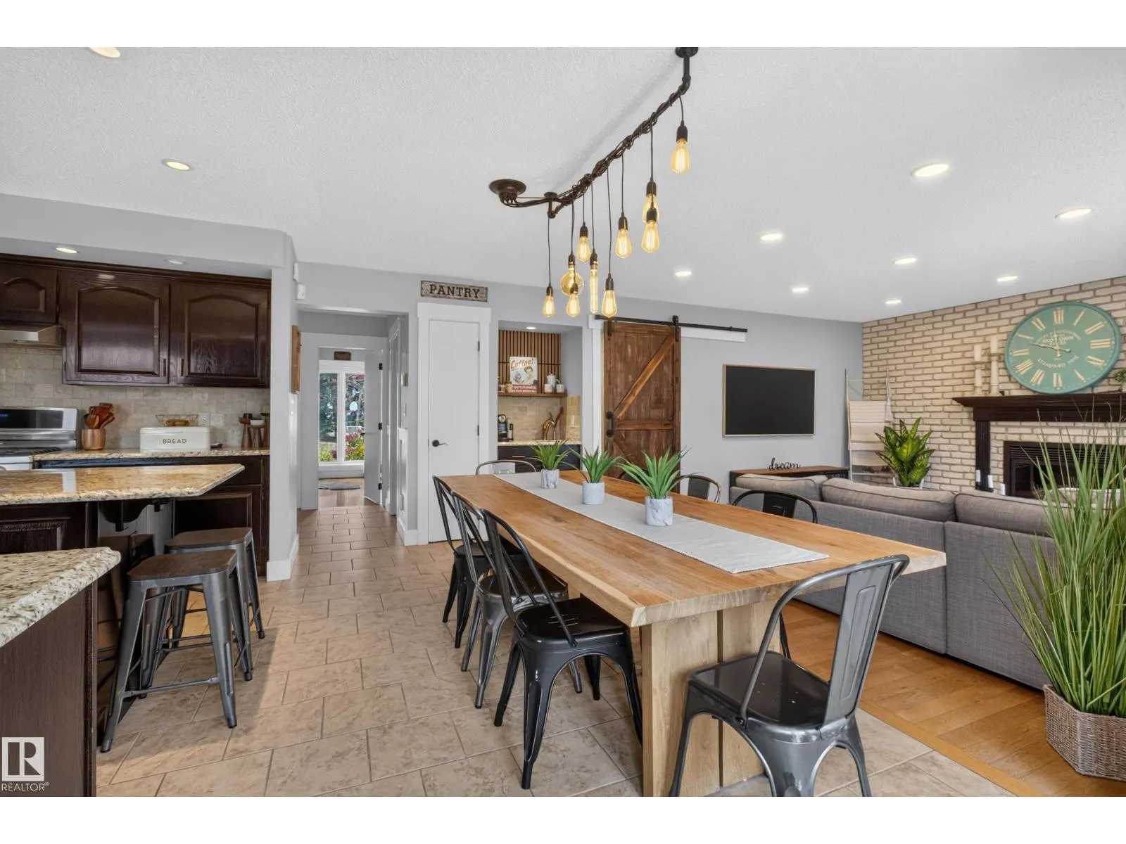 35 Ridgemont WY