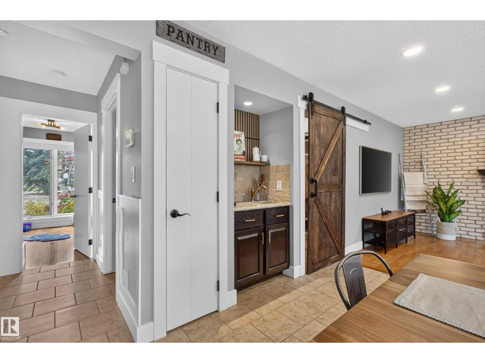 35 Ridgemont WY