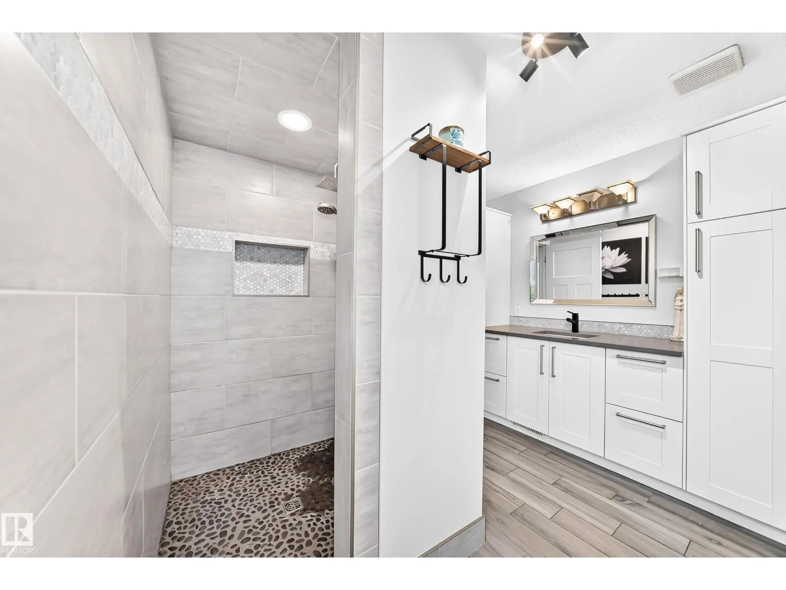 88 HIGHLAND WY
