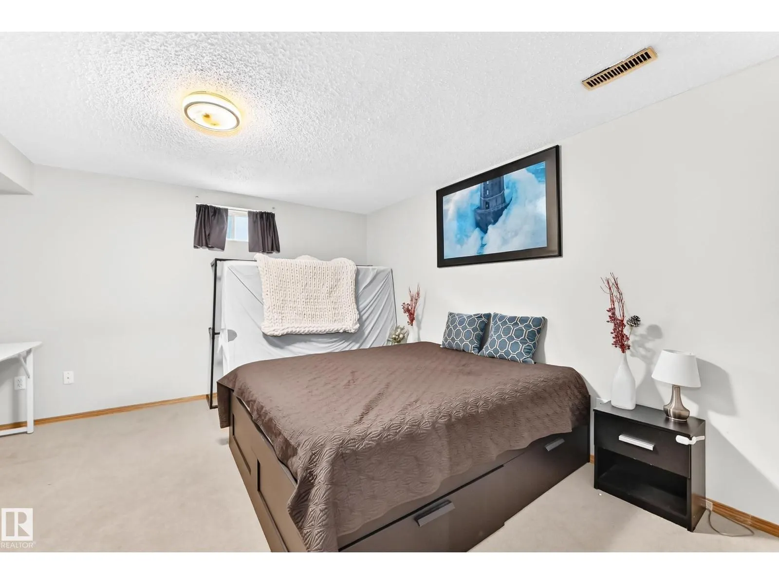 88 HIGHLAND WY