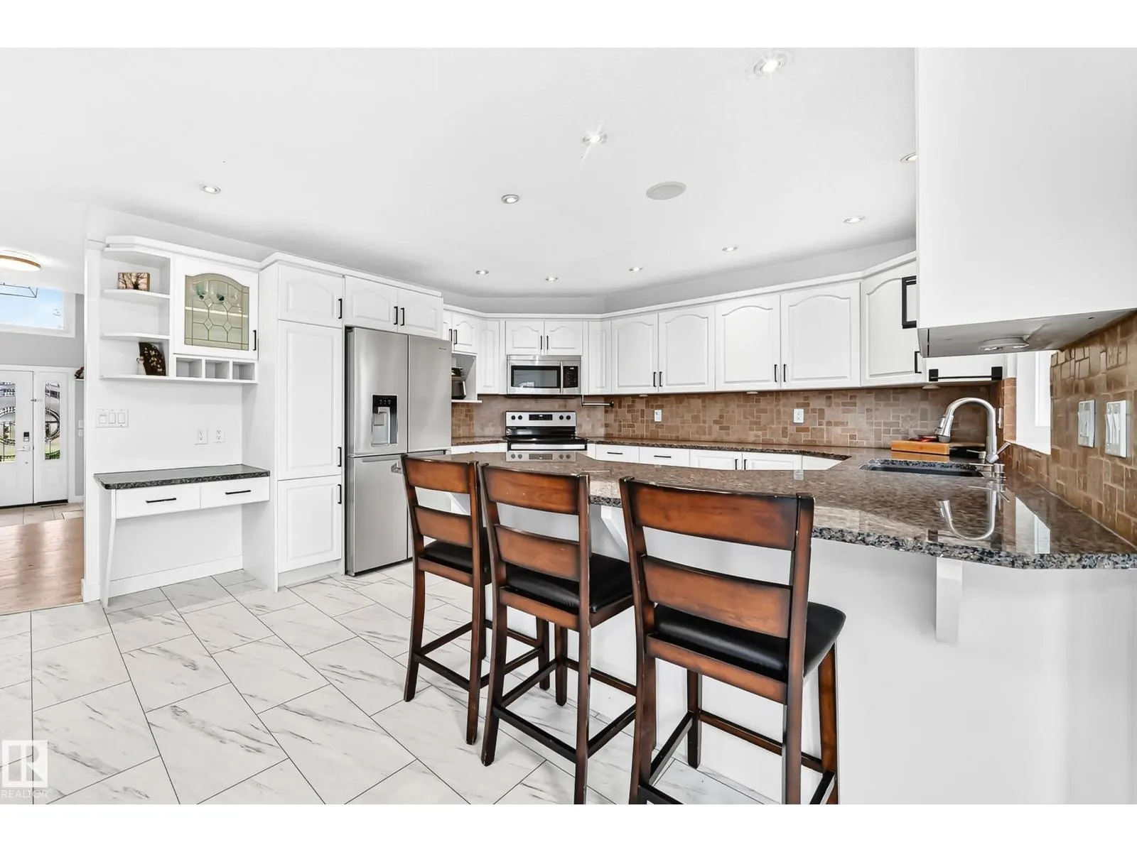 88 HIGHLAND WY