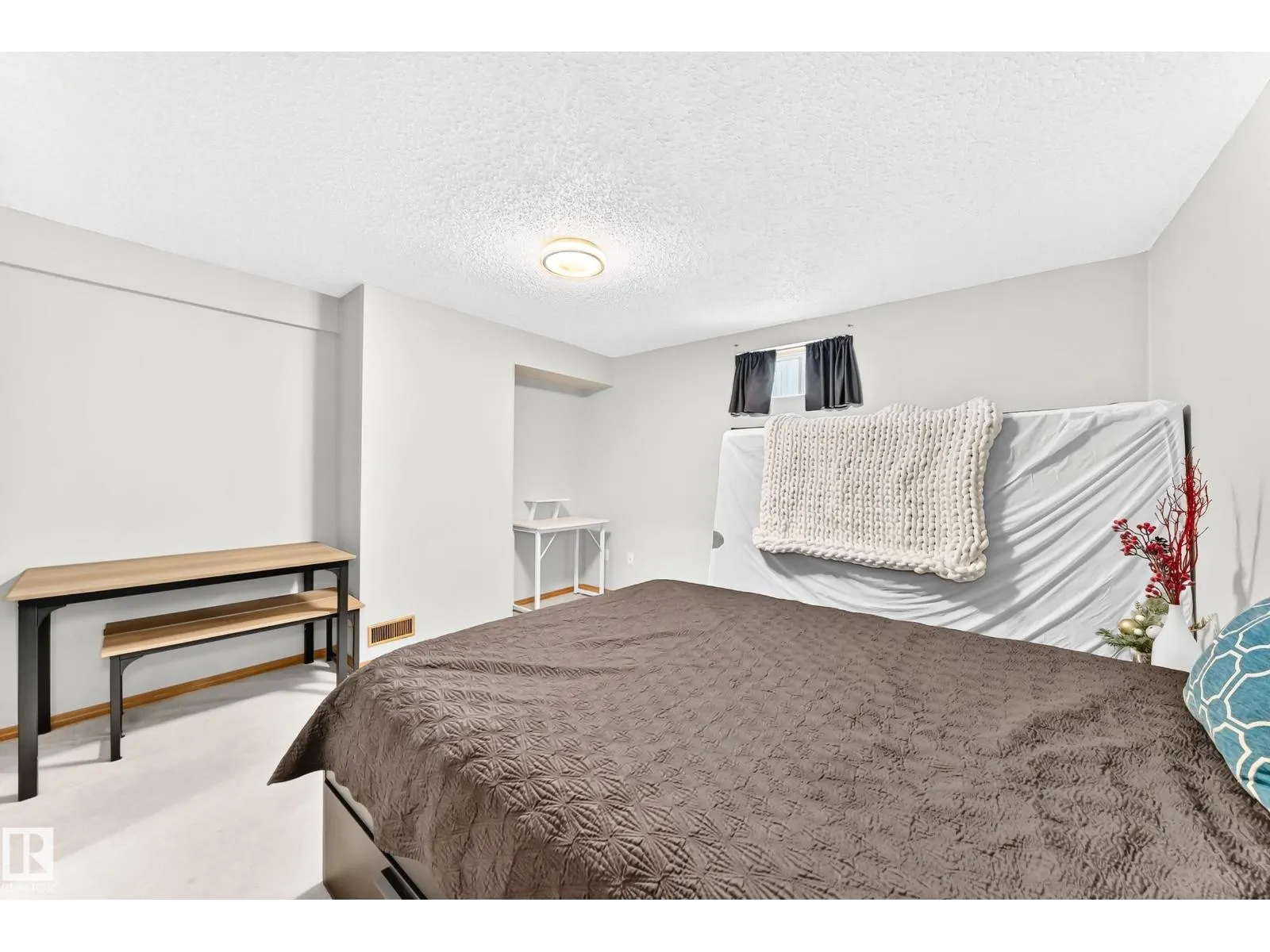 88 HIGHLAND WY
