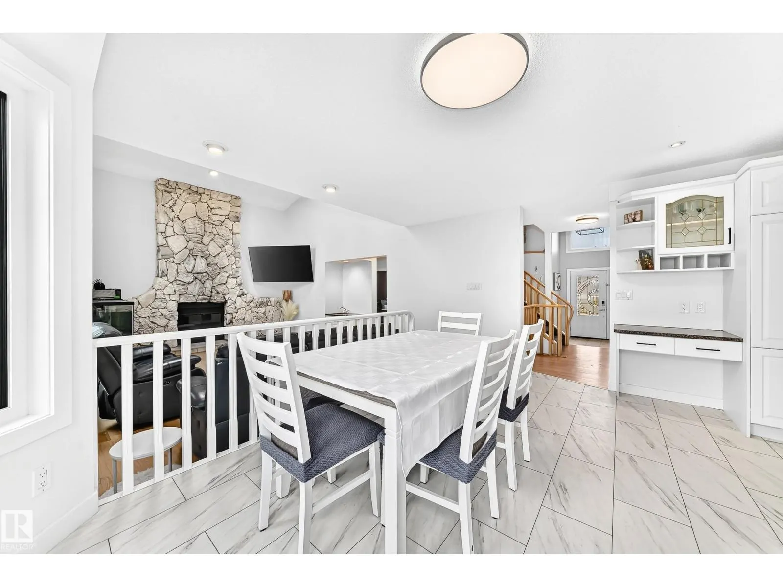 88 HIGHLAND WY