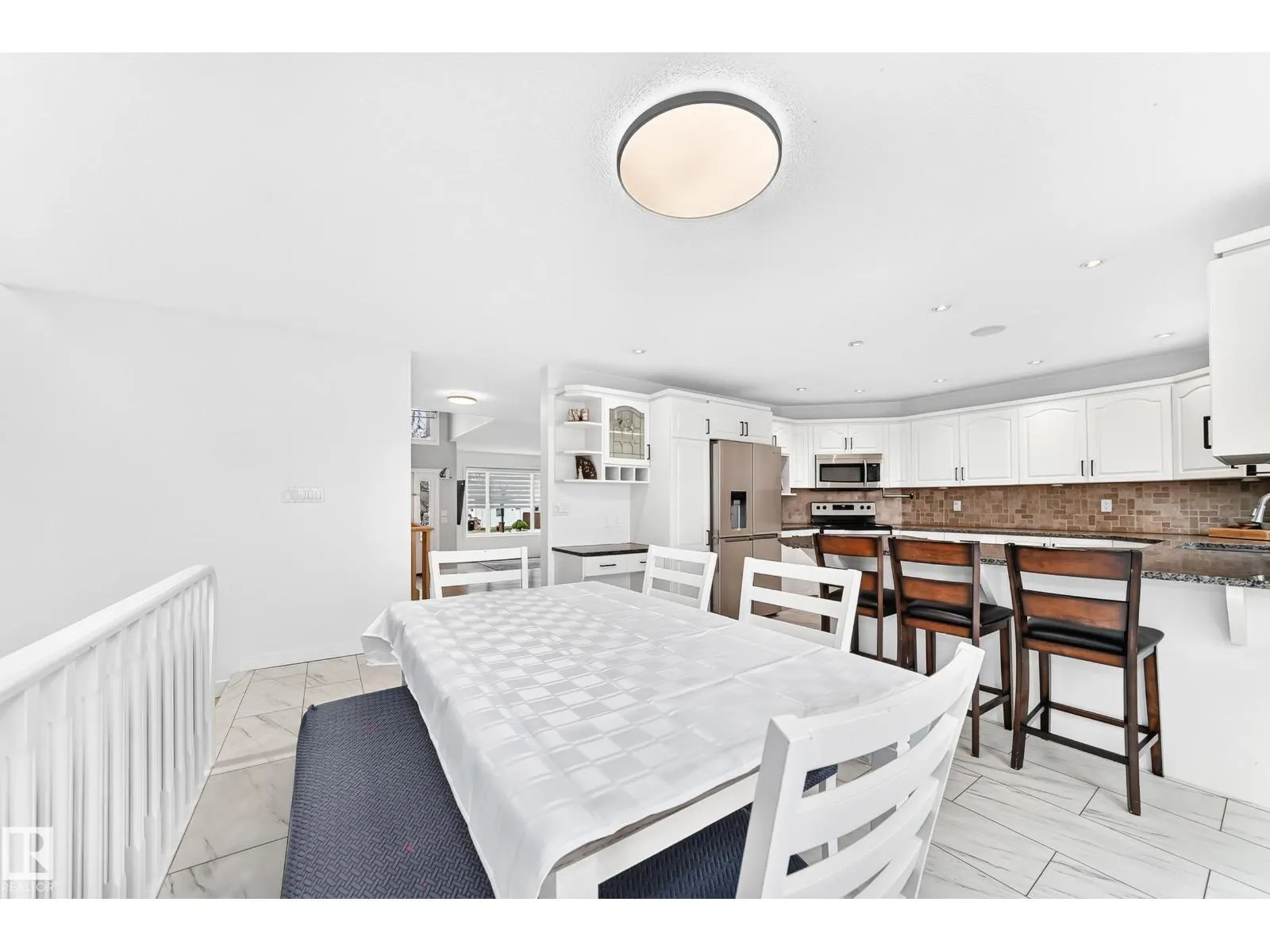 88 HIGHLAND WY