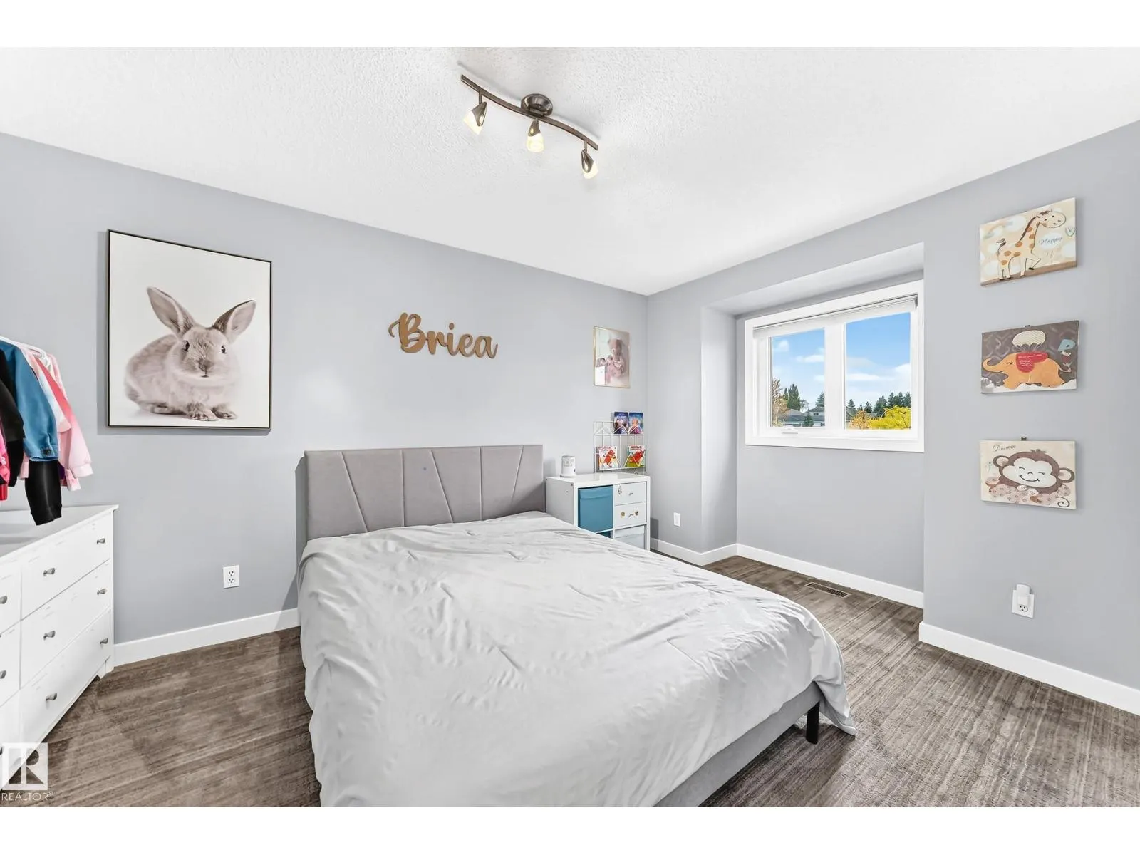 88 HIGHLAND WY
