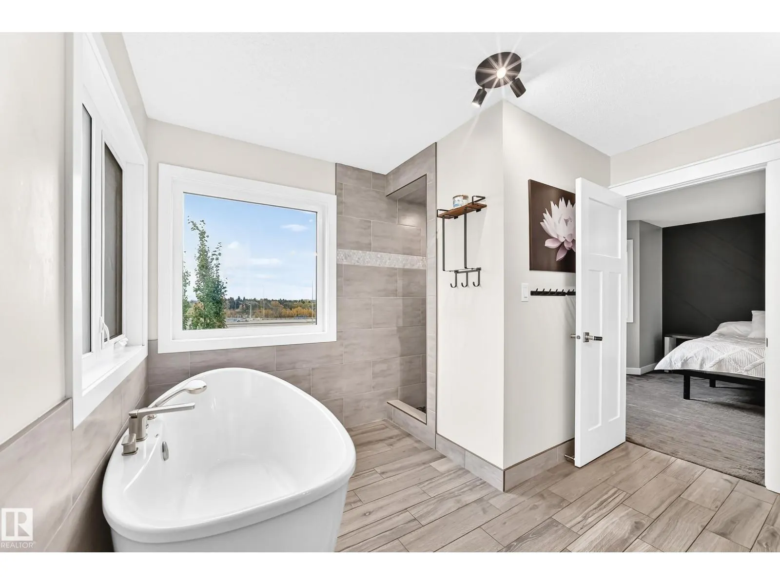88 HIGHLAND WY