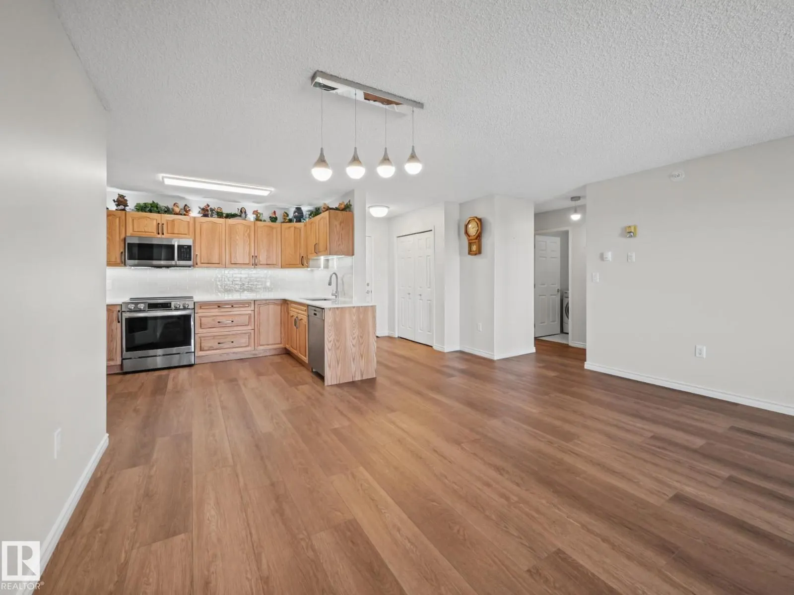 #404 69 CRYSTAL LN
