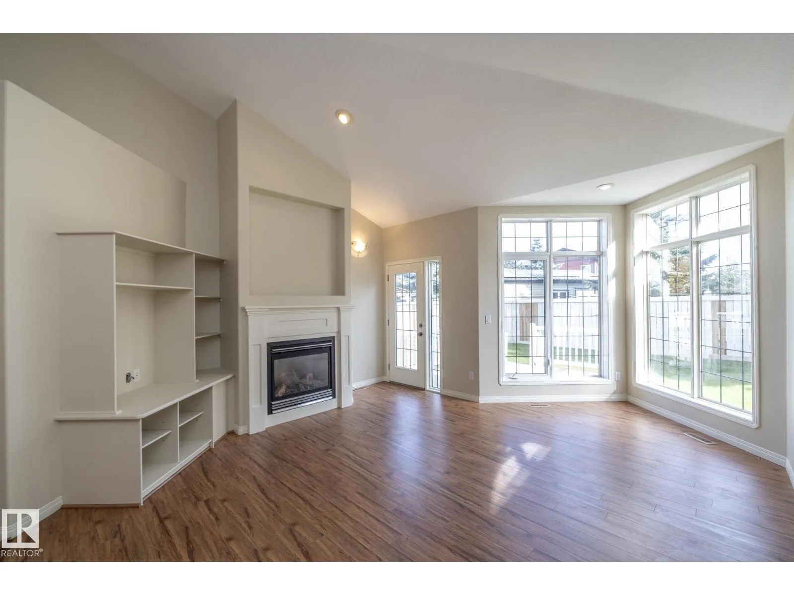 2 BRIARWOOD VG