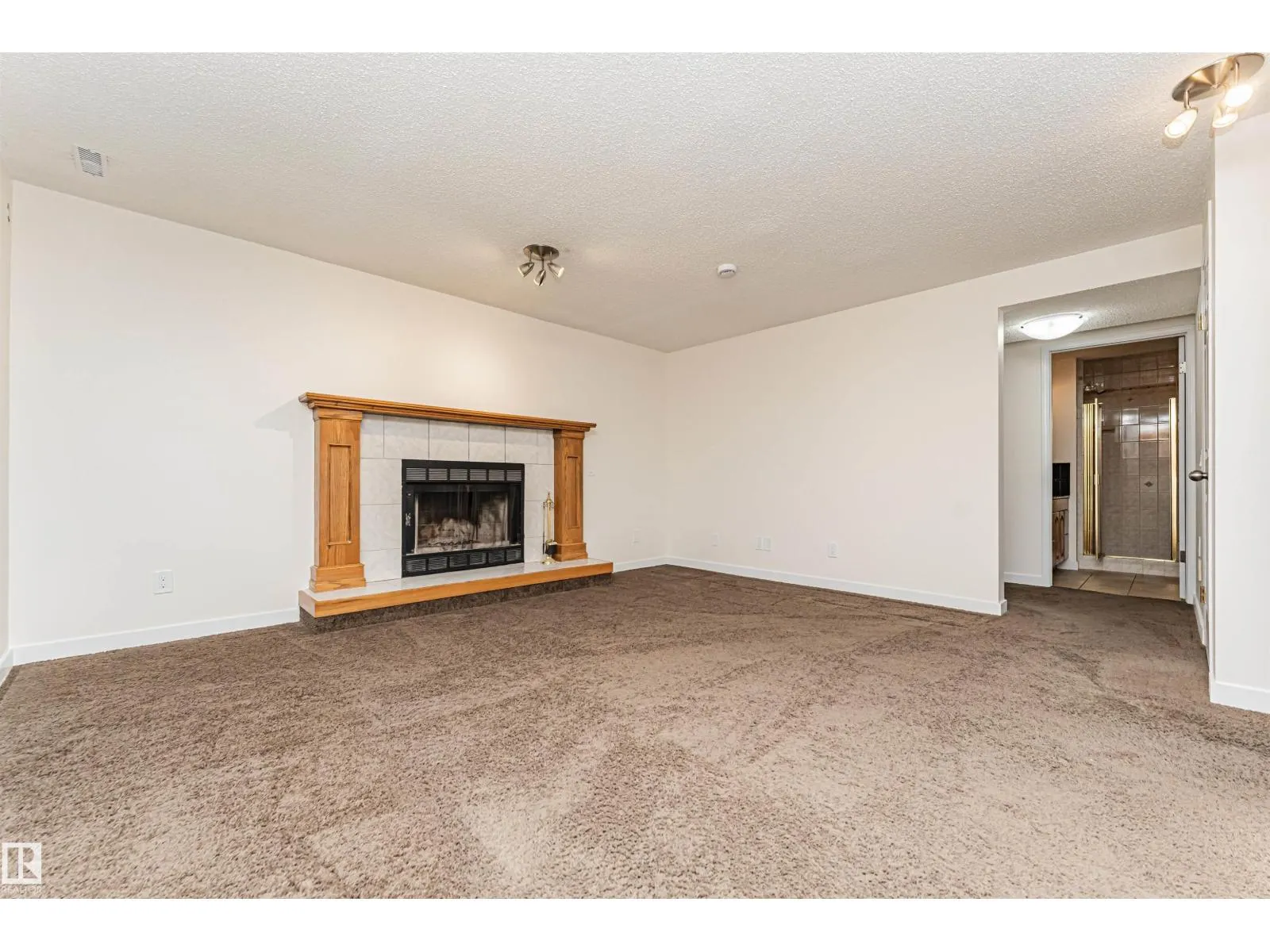 18 ABERDEEN WY