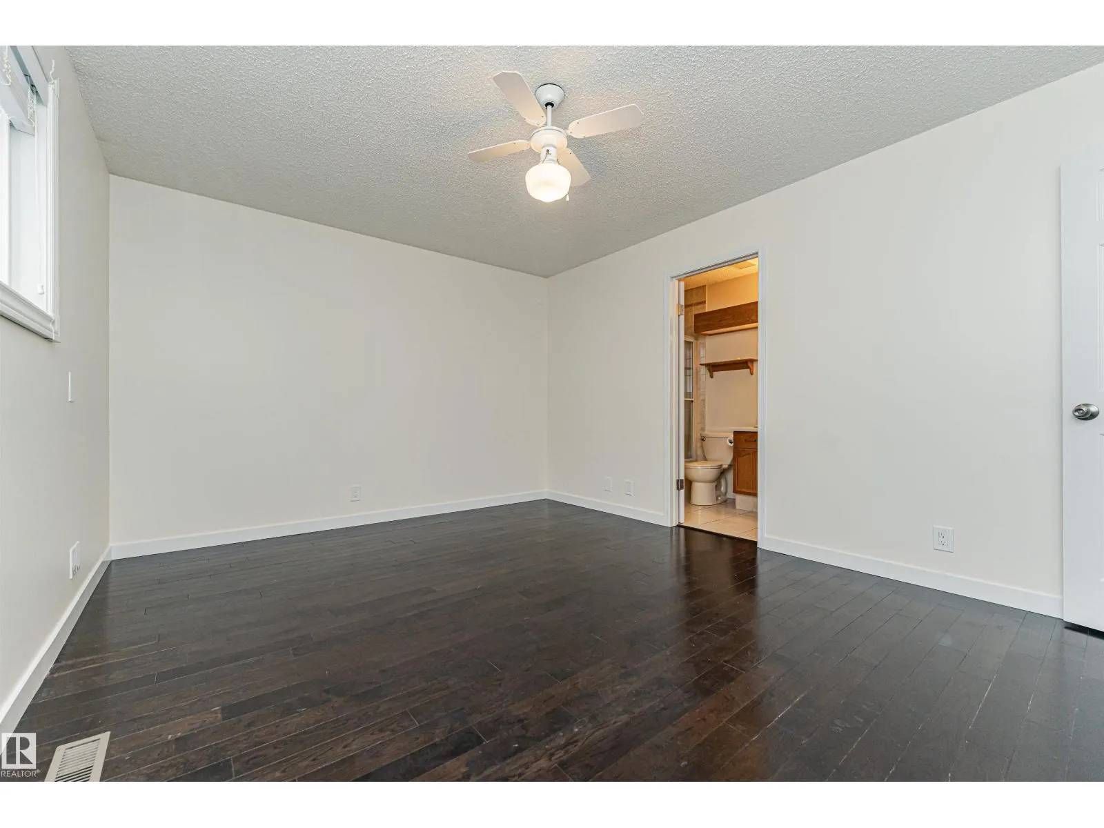 18 ABERDEEN WY