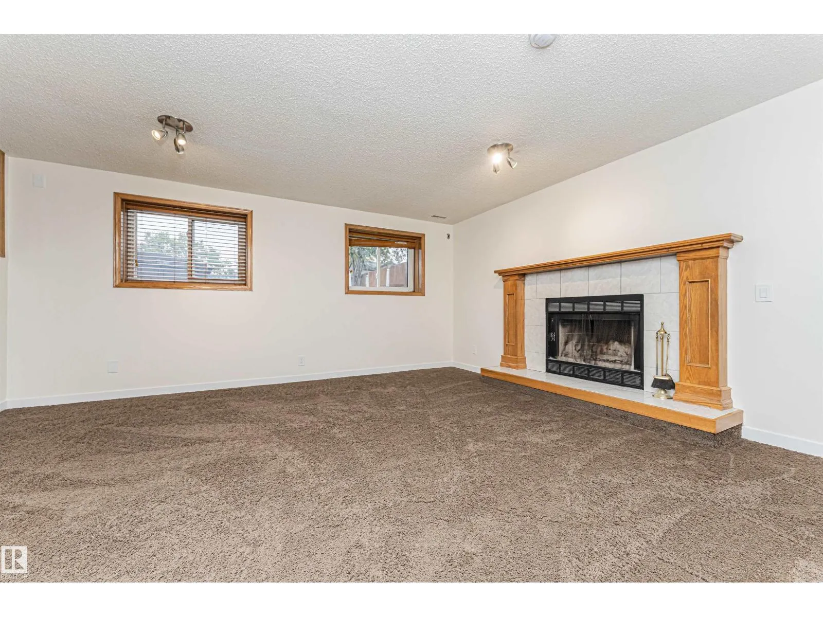 18 ABERDEEN WY