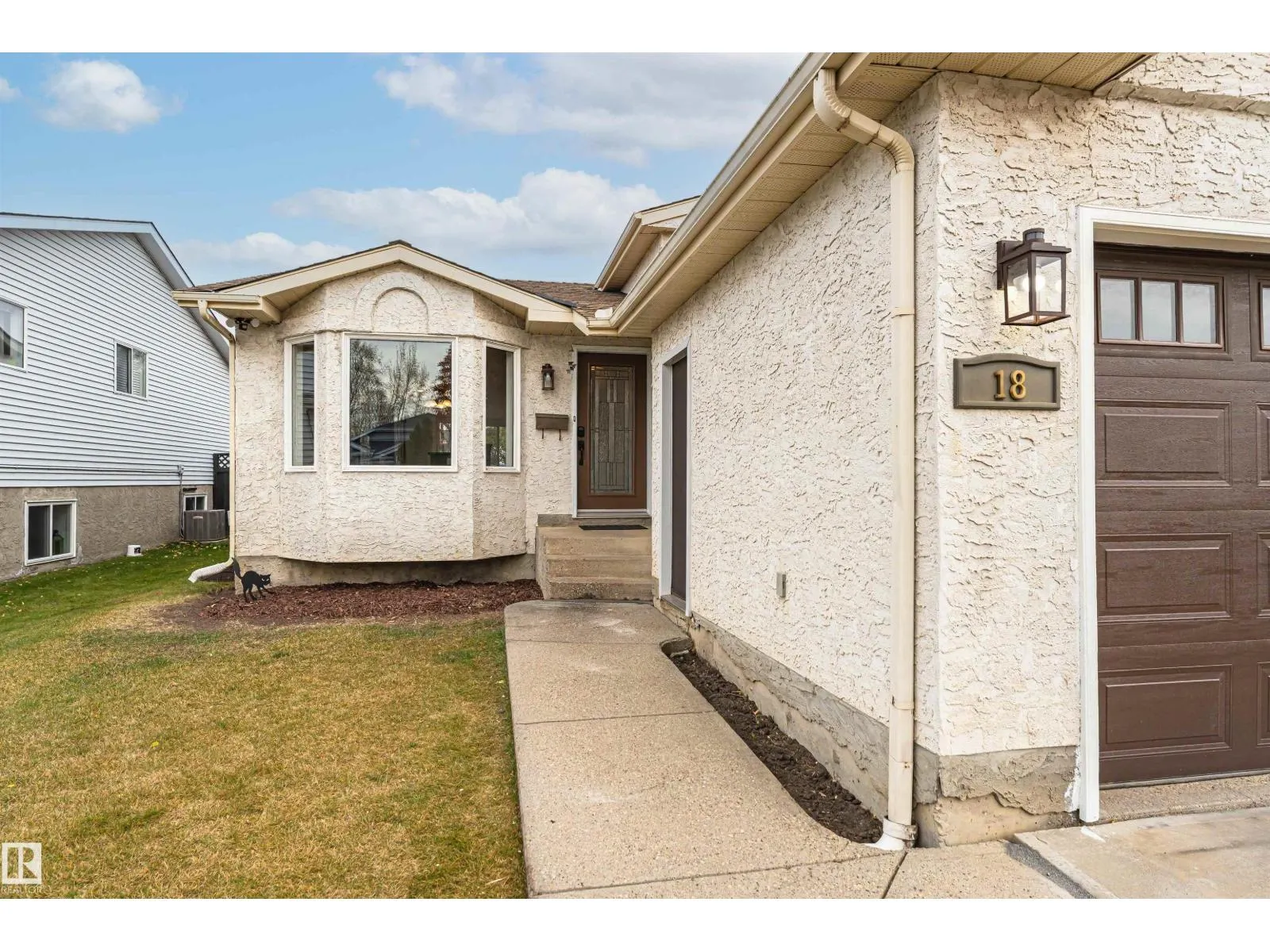 18 ABERDEEN WY