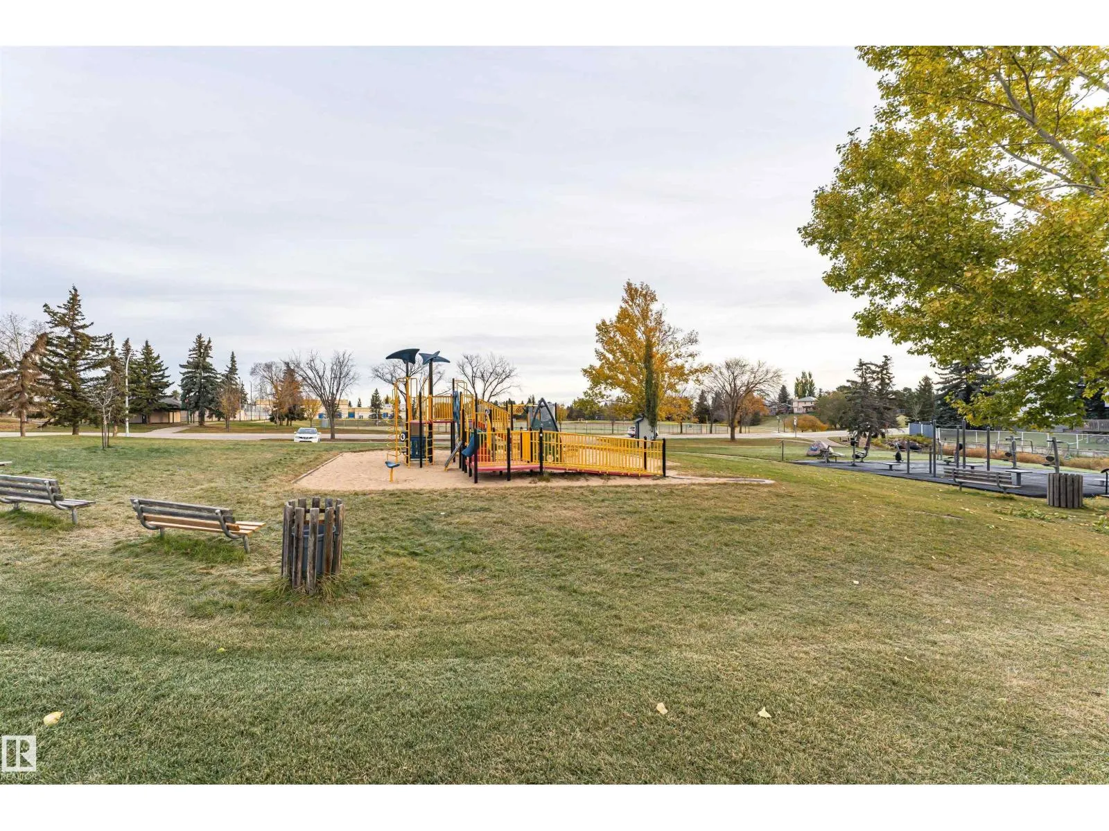 18 ABERDEEN WY