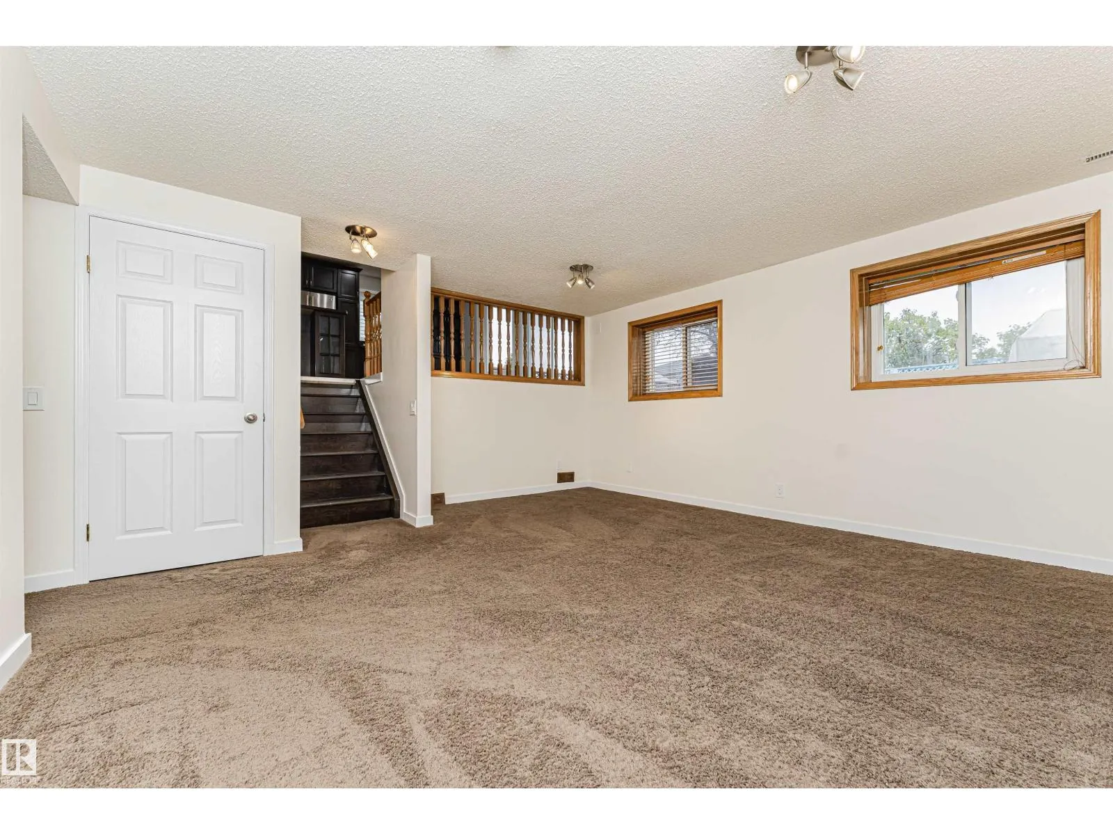 18 ABERDEEN WY