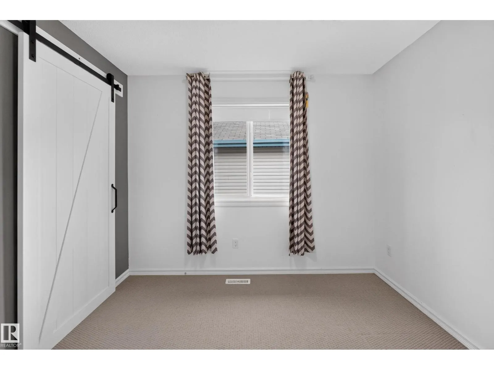 7 BREMNER CR