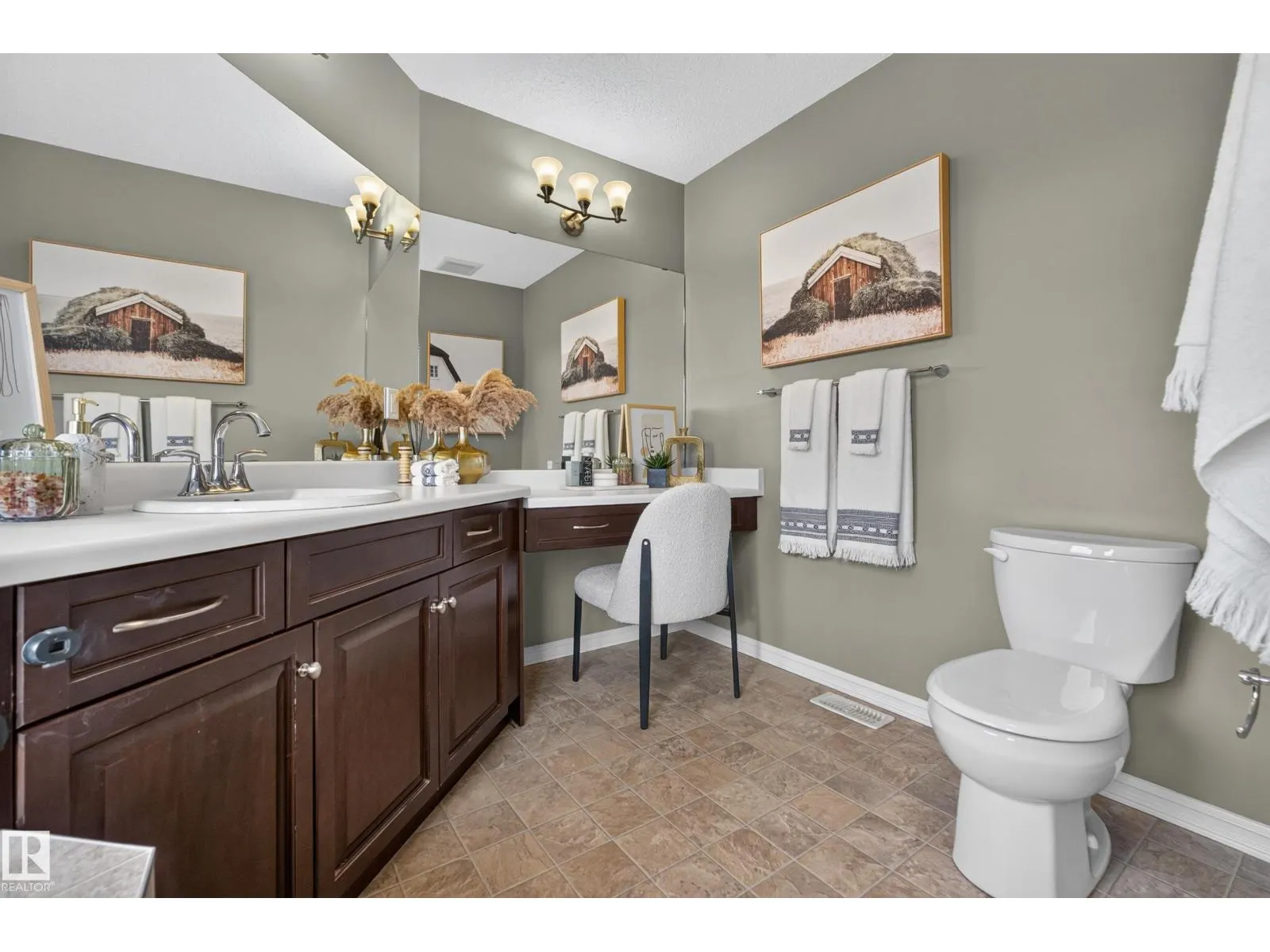 7 BREMNER CR