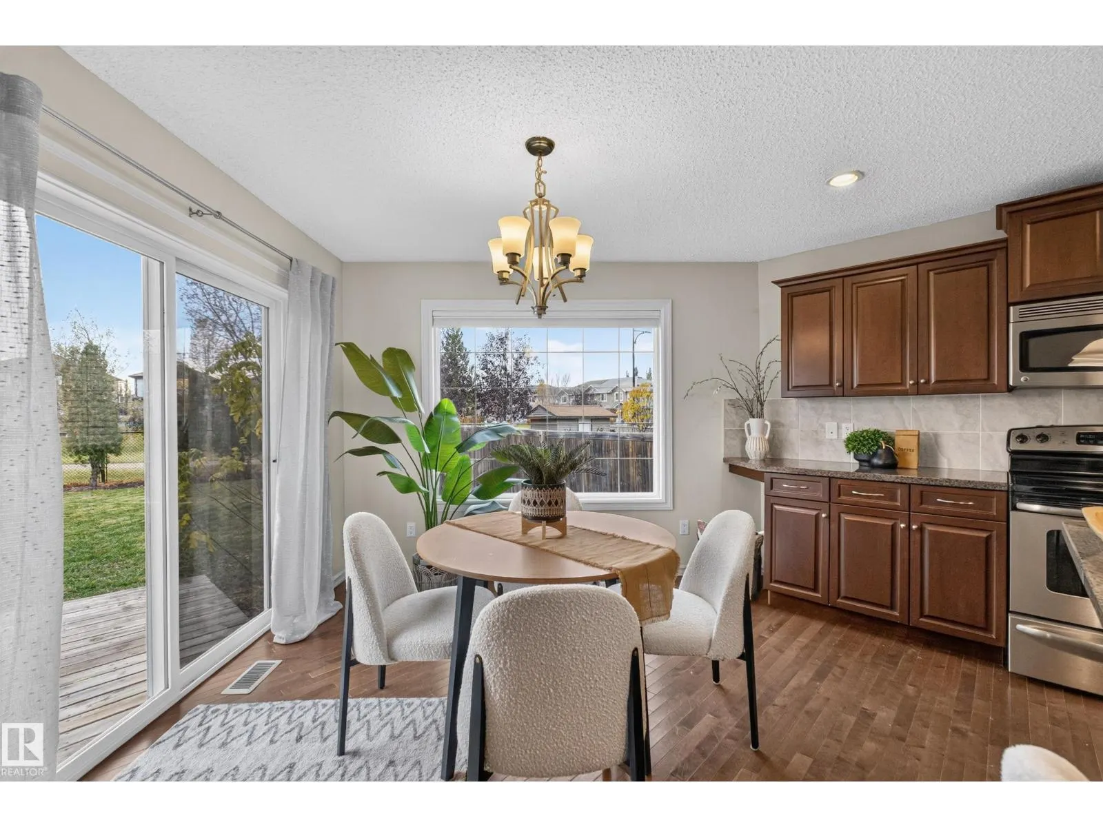 7 BREMNER CR