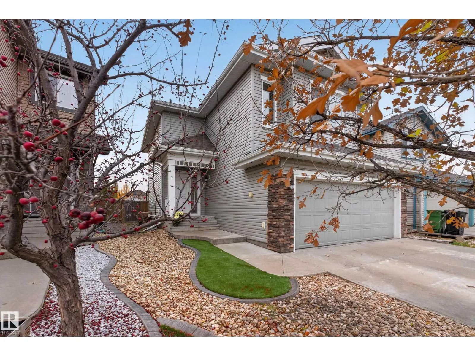 7 BREMNER CR