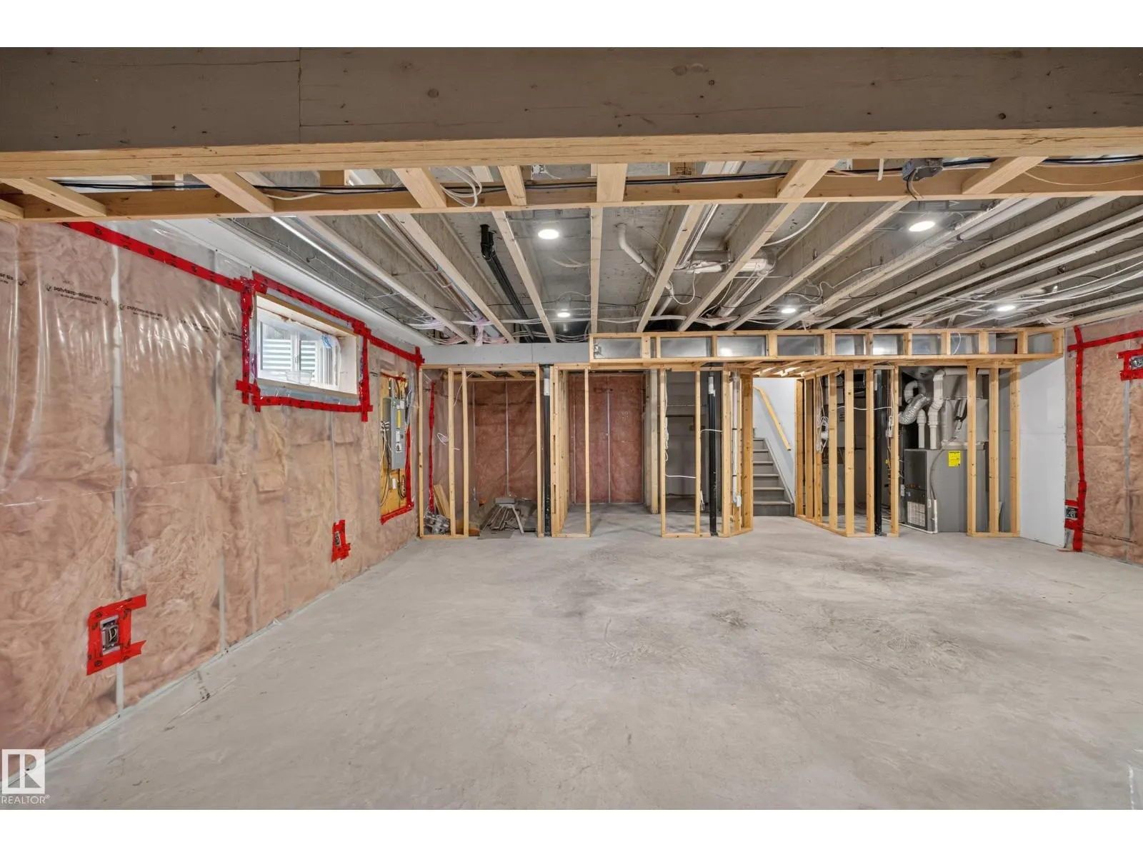 7 BREMNER CR