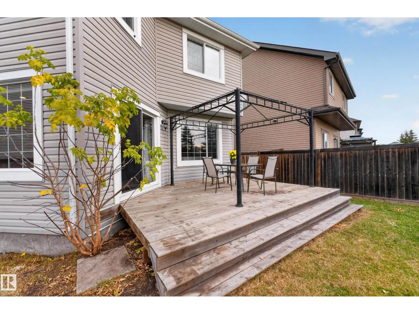 7 BREMNER CR