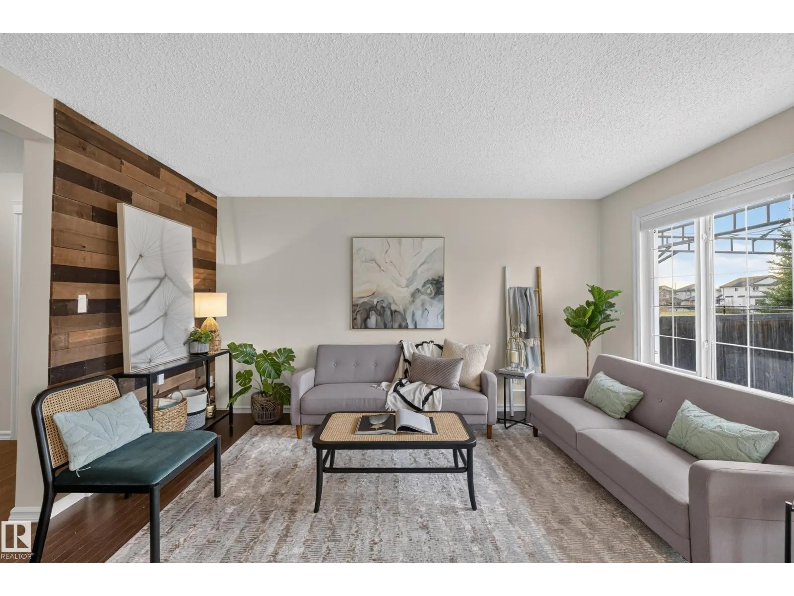 7 BREMNER CR