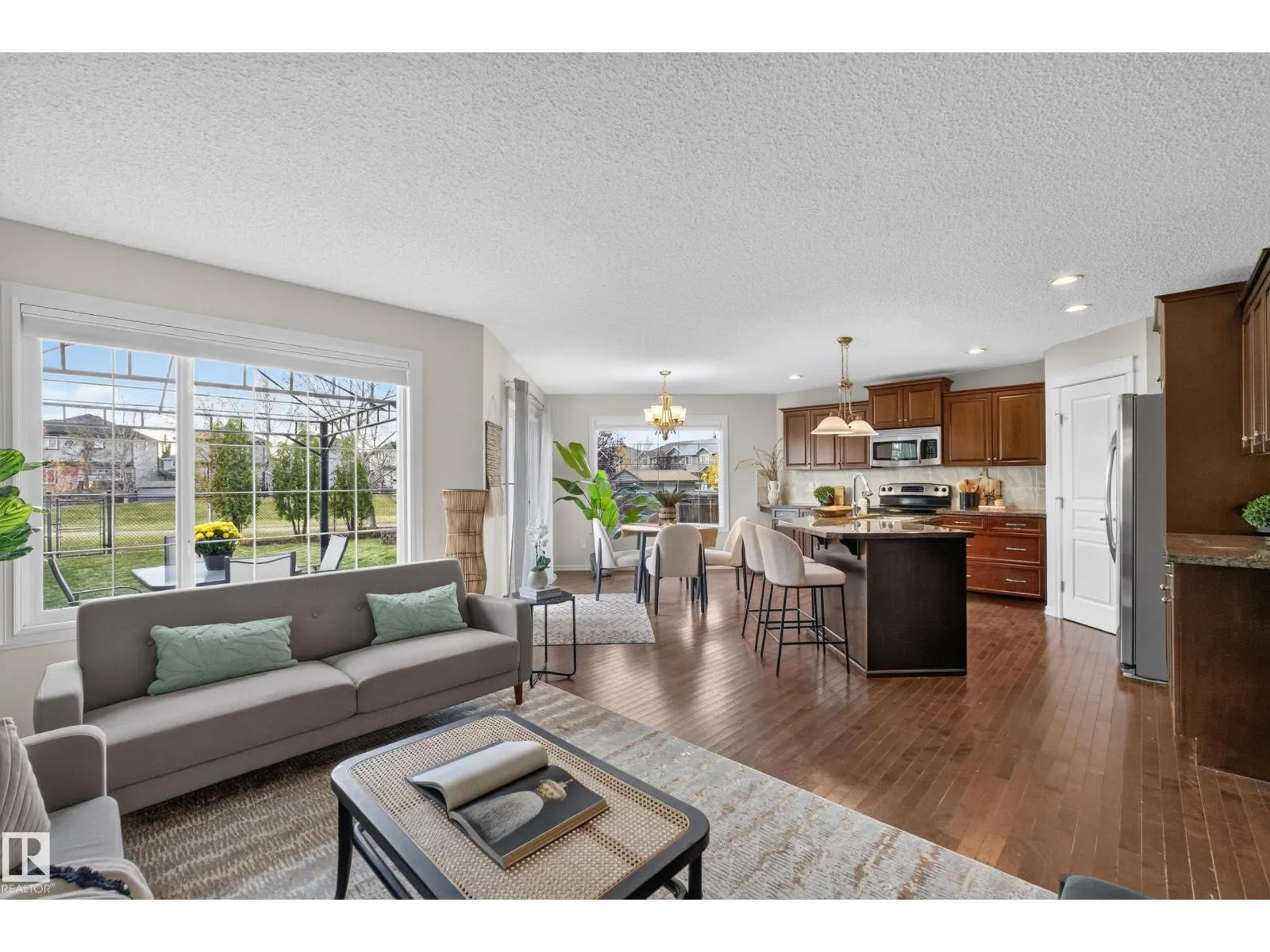 7 BREMNER CR