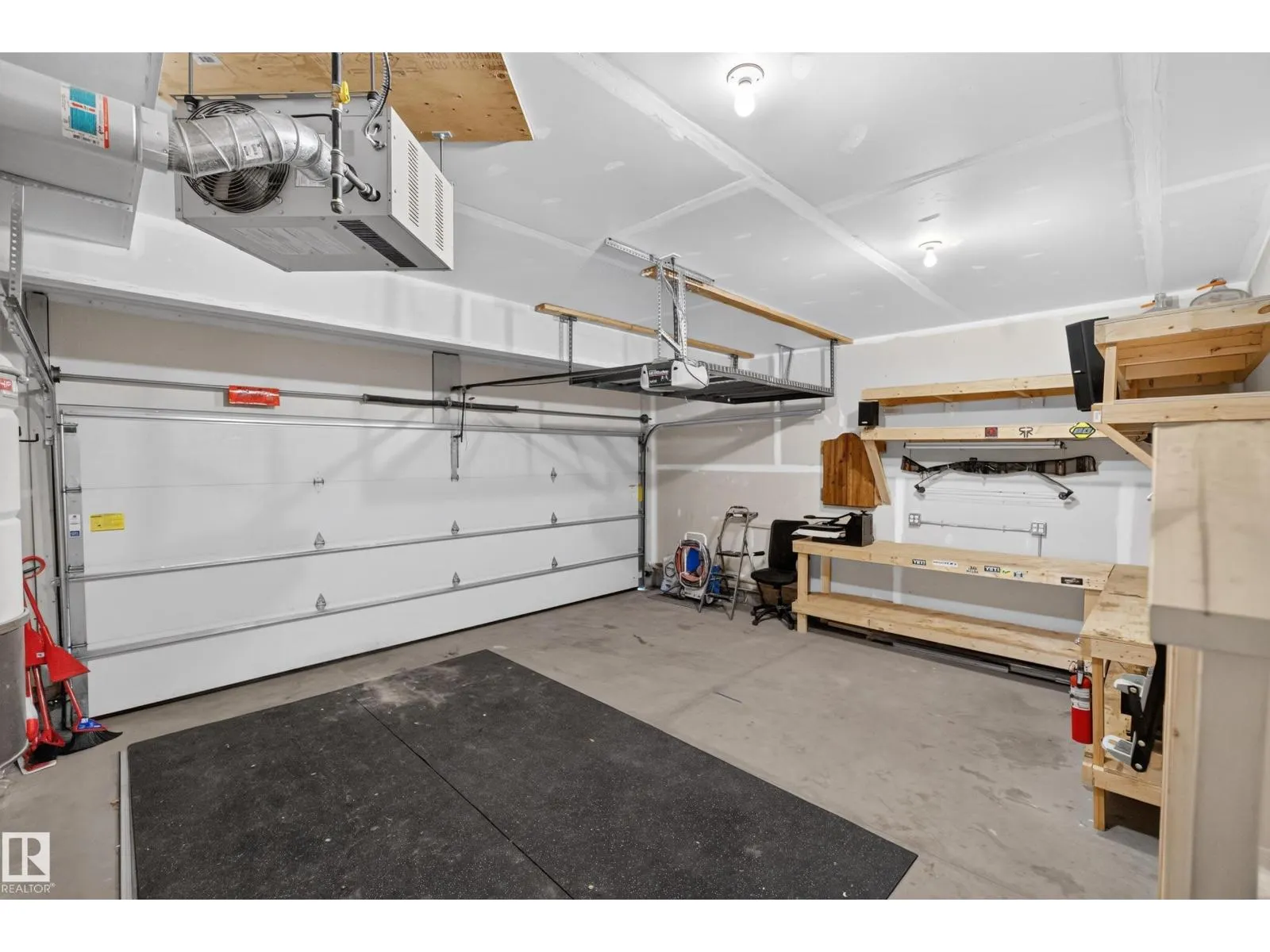 7 BREMNER CR