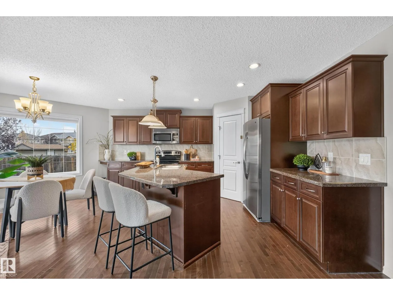 7 BREMNER CR