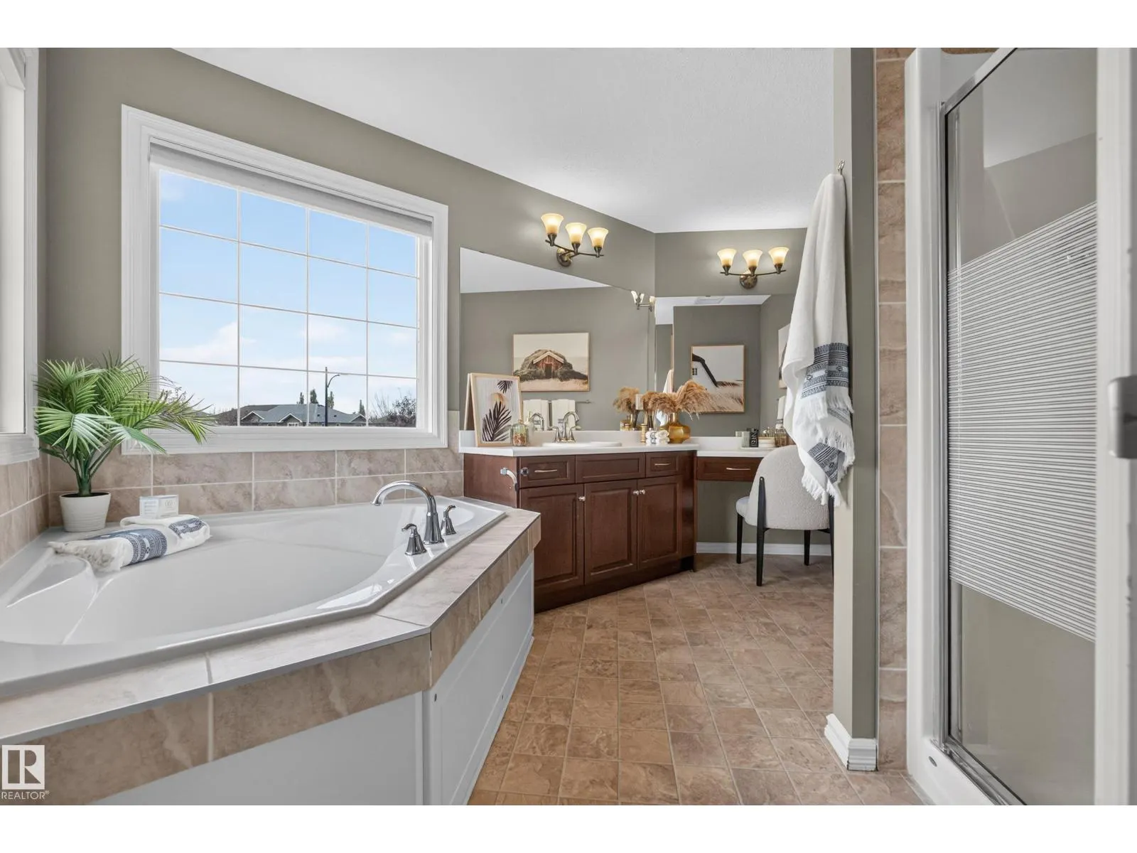 7 BREMNER CR