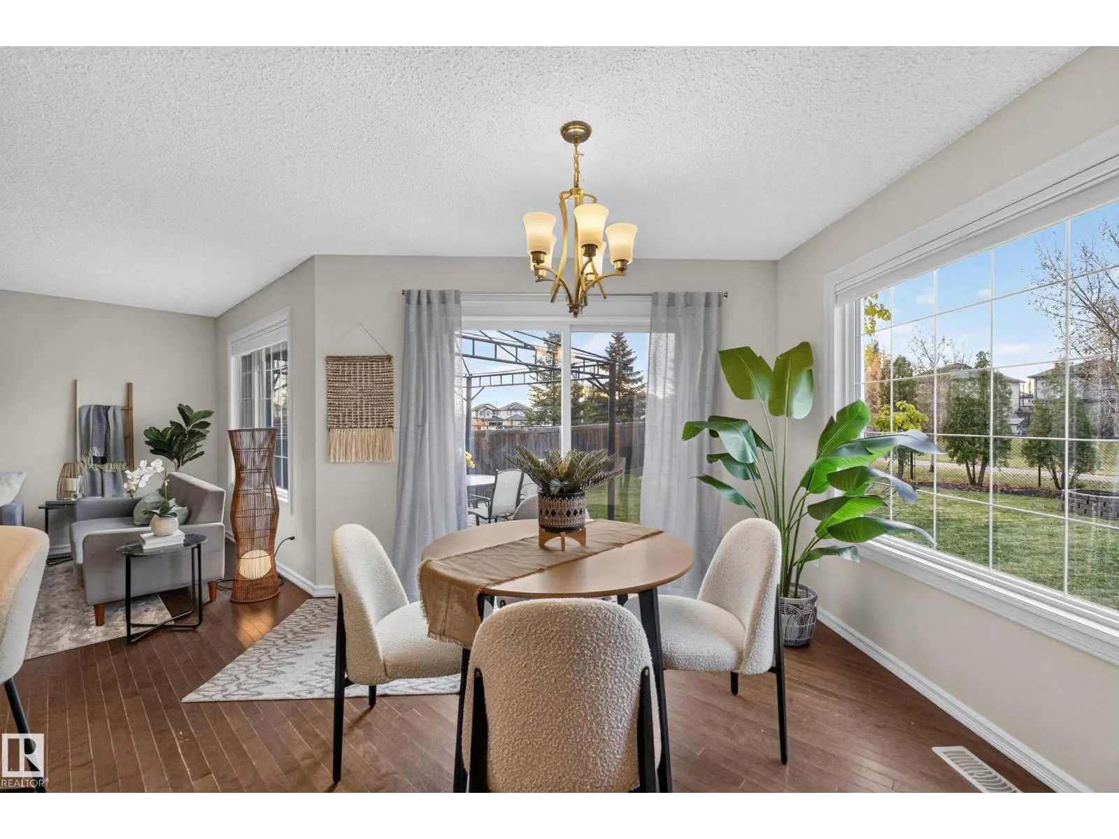 7 BREMNER CR